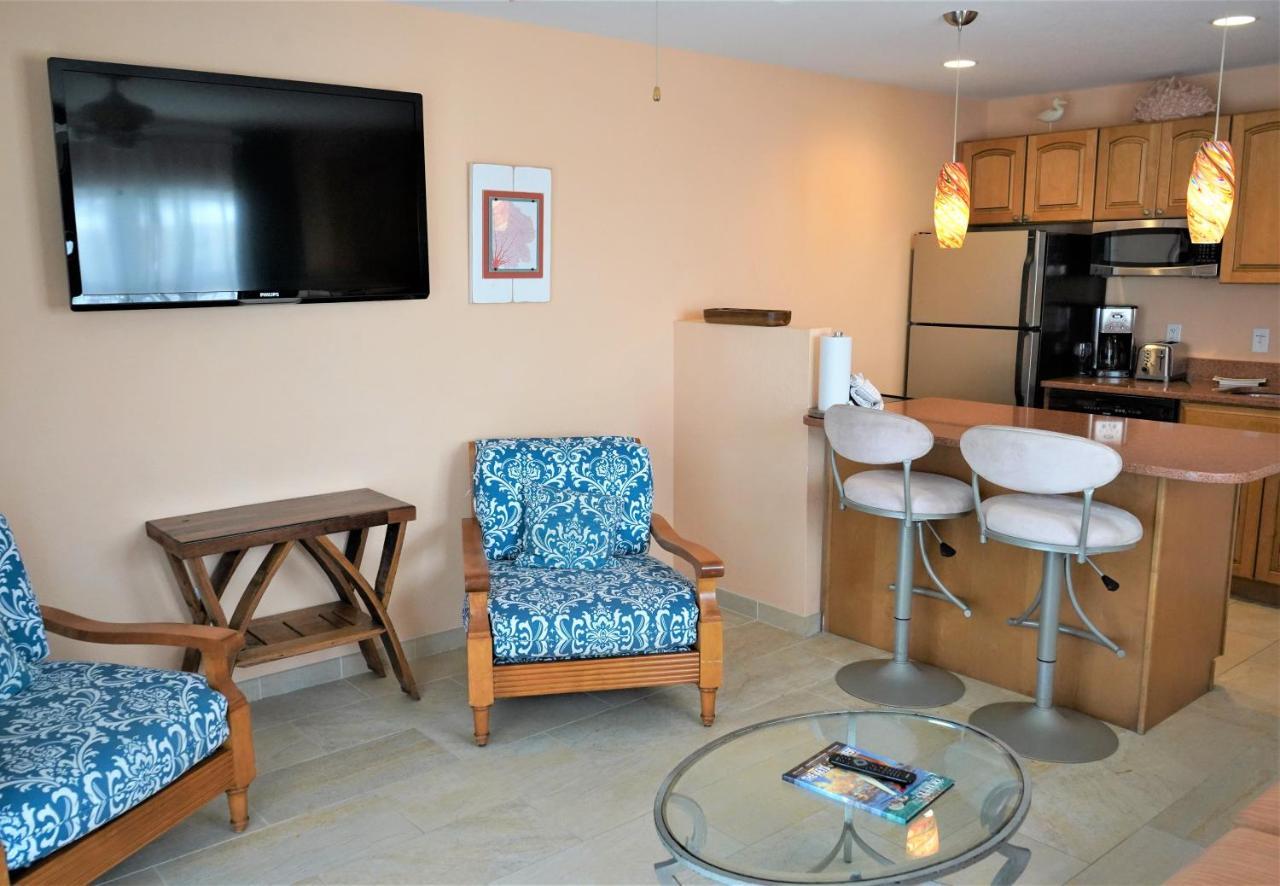 King Suite with Sofa Bed - Beach Level